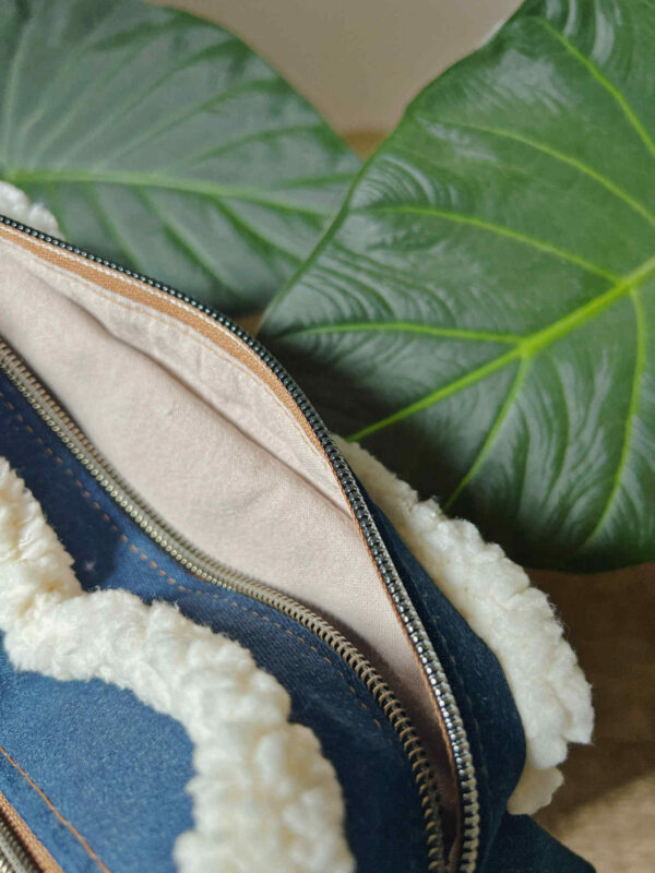 e277dd4f-cc70-4f1d-a16e-4d25f3336e4d Sac Banane Indigo